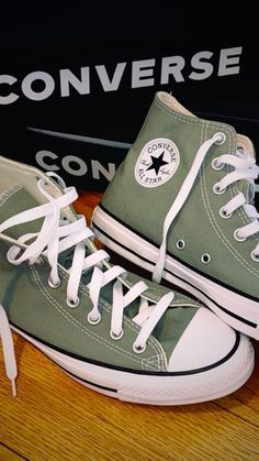 Cute Converse Shoes, Converse Aesthetic, Cute Converse, Painted Canvas Shoes, Preppy Shoes, Pretty Shoes Sneakers, Green Converse, Cute Sneakers, Hype Shoes