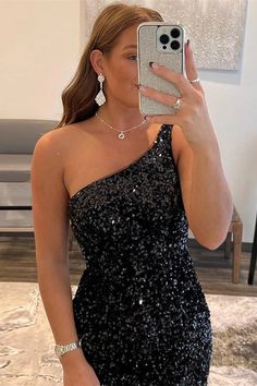 Black Graduation Dress, Homecoming Dresses Short Black, Fitted Homecoming Dresses, One Shoulder Homecoming Dress, Black Sequin Shorts, Backless Homecoming Dresses, Sequin Homecoming Dress, Black Homecoming Dress, Mini Homecoming Dresses