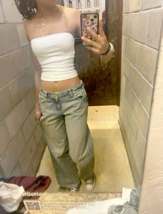 Jean Tube Top, Tube Top Outfits, Low Rise Baggy Jeans, Aesthetic 2024, Baggy Jean, Fits Clothes, Fall Feels