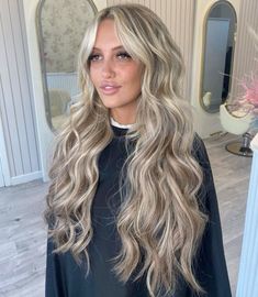 Blonde Hair Looks Balayage, Brown And Blonde Extensions, Long Highlighted Hair, Blonde Hair With Extensions, Brunette Hair Extensions, Color Block Hair, Perfect Blonde Hair, Whatsapp Text, Hair Extensions Clip