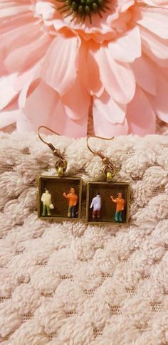 Check out this item in my Etsy shop https://www.etsy.com/uk/listing/871940147/social-distancing-earrings-funny Ghibli Jewelry, Earrings Funny, Twilight Photos, Buy Earrings