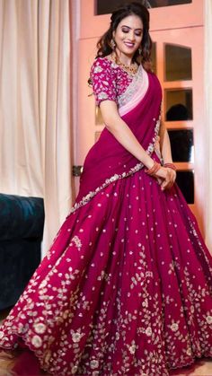 Viva Magenta Lehenga, Half Saree Lehenga Wedding Receptions, Reception Half Sarees Indian Bridal, Half Sarees For Reception, Lehanga Designs Latest For Reception, Lehanga For Reception Bridal Indian, Half Saree For Engagement Bride, Lehangas For Reception, Lehenga Designs For Reception