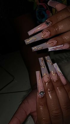 Video Nails, 19th Bday, Bday Nails, Birthday Nail Designs, Designer Nails, Acrylic Nail Set, Shaped Nails, Nails Design With Rhinestones