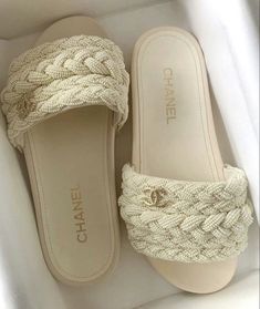 Chanel Girl, Slippers Collection, Trendy Slippers, Luxury Sandals, Fluffy Shoes, Designer Slides, Tube Bracelet