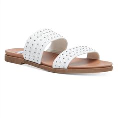 Breaks New! Trendy White Open Toe Flats, White Sandals With Studded Rubber Outsoles For Spring, White Studded Open Toe Sandals, White Synthetic Round Toe Flats, White Synthetic Flats With Flat Heel, White Synthetic Flats With Removable Insole, Trendy White Leather Flats, Steve Madden Slippers, Shoes Steve Madden