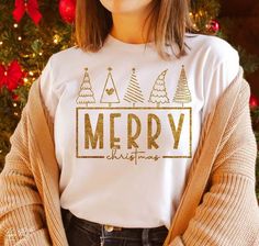 Merry Christmas Tshirt Design, Christmas T-shirts, Christmas T Shirts Designs, Christmas Cricut Shirts, Diy Christmas Shirt, Christmas Winter Outfits, Christmas Tshirt Designs, Christmas Shirt Designs, Holiday Shirt Ideas