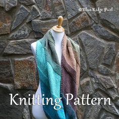 a knitted scarf on top of a mannequin head with the words knitting pattern written below it