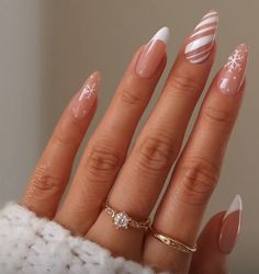 French Manicure Trends, Ongles Beiges, Unghie Sfumate, Almond Nails Designs, Almond Acrylic Nails, Xmas Nails, Orange Nails, Short Acrylic Nails