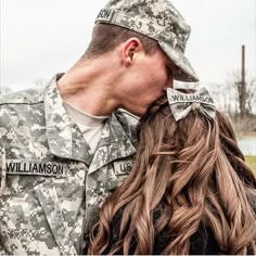 I love her bow! Military Couple Photography, Military Boyfriend, Marines Corps, Marine Tattoo, Military Relationships, Military Wife Life, Army Wife Life