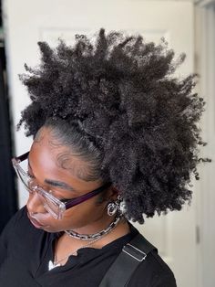 #royalwool #3c4bhair #naturalhair #bigafro #curlyafro #curlyhair #coilyhair Bold Women, Shaving Your Head, Buzz Cuts, Pelo Afro, Protective Hairstyles Braids, Natural Hair Beauty, Natural Curls Hairstyles, 4c Hair, Natural Hair Styles Easy