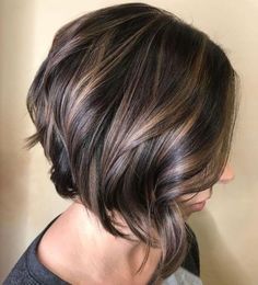 Medium Choppy Hair, Wavy Angled Bob, Short Brunette Hair, Sanggul Modern, Line Bob Haircut, Balayage Bob, Brunette Bob, Bob Hairstyles For Thick, Medium Bob Hairstyles