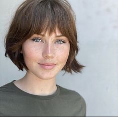 Shaggy Bobs, Bobs With Bangs, Stories Love, Shaggy Short Hair, Wavy Hairstyles, Awesome Hair, Feeling Inspired, Hair Color And Cut