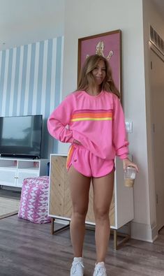 Pretty Outfits Preppy, Avatior Nation Outfits, Preppy Clothing Style, Aviator Nation Outfit Ideas, Cute Lulu Fits, Colorful Athletic Outfits, Preppy Colorful Outfits, Lottie's Lifestyle, Lauren Loveless Outfits