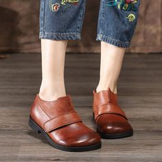 Women Shoes Main Material:Cowhide Heel Type:Flat Upper Material:Cow Leather Heel Height:Low (1-3 cm) Closure Type:Regular Size:35-40 Click:Shoes size Chart Size Length Cm Inch 35 22.50 8.86'' 36 23.00 9.06'' 37 23.50 9.25'' 38 24.00 9.45'' 39 24.50 9.65'' 40 25.00 9.84'' SHIPPING WE SHIPPING ALL OVER THE WORLD (TOTAL DELIVERY TIME=PROCESSING TIME + SHIPPING TIME) Processing time : 2-5 Business days Normally. Shipping time 1 Standard Free Shipping time : 7-15 Business Days. 2 Express DHL Shipping time : 2-3 Business Days(excluding processing time). 3 Express EMS Shipping time : 2-3 Business Days(excluding processing time). 4 Express FEDEX Shipping time : 2-3 Business Days(excluding processing time). CUSTOMS AND IMPORT DUTY In general, there only be a small number of countries need to clear Buckle Ankle Boots, Casual Flat Shoes, Shoe Gifts, Leather Shoes Woman, Casual Flats, Shoe Size Chart, Womens Boots Ankle, Leather Flats, Womens Flats