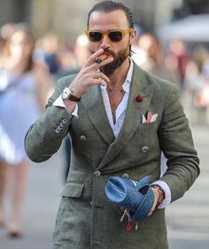 Classy Hats, Blazer Outfits Men, Designer Suits For Men, Dapper Style, Classy Men, Men’s Suits, Mens Fashion Suits, Well Dressed Men, Gentleman Style