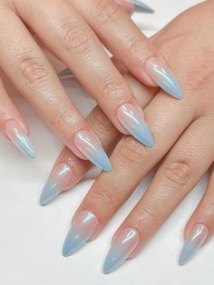 glossy, light blue ombre nails Ombre Nail Design, Ombre Chrome Nails, Blue Chrome Nails, Blue Ombre Nails, Blue And White Nails, Unghie Sfumate, Light Blue Nails, Baby Blue Nails, Easy Nails