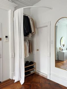 When this teeny-tiny apartment appeared on my Instagram feed, the first thing that caught my attention was its airiness and abundant light. The second thin Diy Kast, Tiny Studio Apartments, Studio Apartment Living, Apartment Storage, No Closet Solutions, Open Closet, Small Studio Apartments, Studio Apartment Ideas, Dekorasi Kamar Tidur