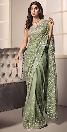 Sarees For Girls, Saree Wearing Styles, Traditional Indian Outfits, Designer Saree Blouse Patterns