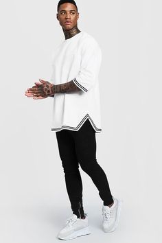 Down Shoulder Tshirt Mens, Drop Shoulder Tshirt Men Outfit, Outfit Oversize Hombre, Oversized Tshirt Men, Oversized Outfit Men, Oversized Tshirt Outfit Men, Man Tracksuit, Drop Shoulder Tshirt, Oversized Tshirt Outfit