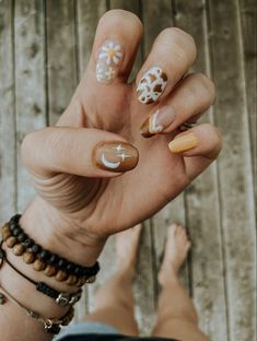 Nails Acrylic Cowgirl, Rodeo Nail Designs, Western Toenails, Cowgirl Gel Nails, Fall Cowgirl Nails, Fall Cowprint Nails, Cowgirl Nails Westerns Simple, Boho Nail Ideas Simple, Country Nails Ideas