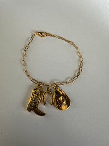 Cowgirl Western Gold Charm Bracelet Western Metal Jewelry For Western-themed Events, Vintage Gold Jewelry For Rodeo, Western Style Gold Jewelry For Country Events, Vintage Gold Horseshoe Jewelry, Western Theme Party, Chic Bracelet, Cowgirl Western, Gold Charm Bracelet, Music Fans