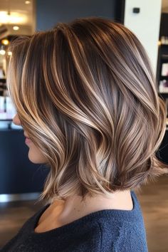 #shorthairstyle #hairinspo #pixiecut #bobhaircut #trendyhair #shorthairdontcare #hairstyleideas #choppybob #modernhair #lowmaintenancehair #effortlesshair #shortandchic #hairgoals #easyhairstyle #shorthairlove Balayage Hairstyles, Choppy Bob, Low Maintenance Hair, Effortless Hairstyles, Trending Haircuts, Modern Hairstyles, Haircuts With Bangs, Hair Transformation, Gorgeous Hair