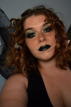 Green glitter, spiky lashes and Smokey shadows to give you that spooky dark fairy vibe 🧚‍♂️ Spiky Lashes, Dark Fairy Makeup, Fairy Vibe, Fairy Make-up, Gothic Fairy, Spooky Szn, Fairy Makeup, Dark Fairy, Fairy Costume