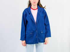 "AUNT GERTRUDE PRESENTS - vintage 80s denim jacket - lined - 2 outside pockets - materials: 100% cotton CONDITION (1-10 ❶❷❸❹❺❻❼❽❾ Great vintage condition SIZE/MEASUREMENTS size from label: 42 best women: XL chest: 47 inches (120 cm) length: 28,5 inches (72 cm) sleeve length from armpit: 17 inches (43 cm) The model is 5'9\" (174 cm), measures 35-27-38 (90-69-96 cm) and wears size M" 90s Relaxed Fit Outerwear With Pockets, Vintage Style Spring Utility Jacket With Relaxed Fit, Vintage Utility Jacket With Lapel Collar For Spring, Retro Utility Jacket For Spring Workwear, 90s Style Oversized Cotton Outerwear, Retro Spring Utility Jacket For Workwear, Spring Retro Utility Jacket For Workwear, Vintage Single Breasted Utility Jacket For Spring, Vintage Single-breasted Utility Jacket For Spring