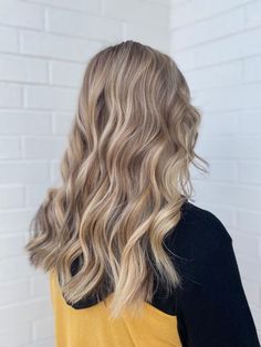 Full Head Of Babylights On Brown Hair, Dirty Blonde Hair With Layers, Light Brown Hair With Blonde Balayage, Vanilla Almond Butter Hair, Dirty Blonde Bayalage, Blond Baylage, Medium Length Dirty Blonde Hair, Blonde Hair Bayalage, Light Brown And Blonde Hair