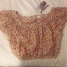 Cute Top From Urban Outfitters Casual Floral Print Crop Top For Day Out, Casual Floral Print Crop Top For Brunch, Casual Floral Print Crop Top For Beach, White Crop Top Tank, Embroidered Crop Tops, Ruffle Crop Top, Blue Tulle, Bralette Crop Top, Summer Crop Tops