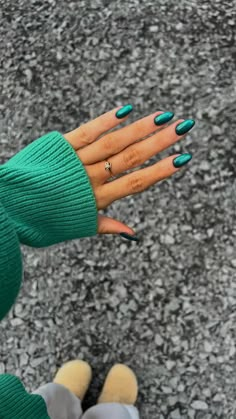 Matte Green Nails Christmas, Christmas Nails Chrome Green, Dark Green With Chrome Nails, Green And Red Chrome Nails, Chrome Green Christmas Nails, Dark Green Chrome Nails Designs, Hunter Green Chrome Nails, Eagles Green Nails, Christmas Almond Nails Green