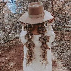 50+ Bombshell Braided Hairstyles You Need To Try! All of these braid styles are amazing summer hair ideas! This post includes braided hairstyles easy, braids with curls, wedding hair, braid ideas, braid ideas for long hair, and more! This post also includes wedding hairstyles for long hair, bubble braid, bubble braid ideas, braided hair half up half down, easy braids, quick braids, summer hairstyles, summer hair, spring hairstyles and more! #braidstyles #braidedhairstyles #braidideas Cool Braid Hairstyles, Box Braids Hairstyles, Fish Tail Braid, Up Girl, Hair Dos, Braid Styles, Pretty Hairstyles, Hair Looks, Hair Goals