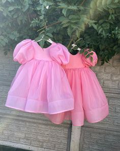 Pink Girl tulle dress Baby dress First Birthday outfit Blush Pink girl dress Photoshoot girl dress Toddler dress Fancy Flower girl dress If your little girl is having a birthday or invited to a party, this puffy tulle dress with cotton lining is simply essential. With this special occasion dress girls will be little fairies at any wedding, anniversary or birthday event. Neon Ruffle dress special design has been created for making your girl look really tender and awesome. Size: from 6-9 monthes t Toddler Tea Party Dress, Pink Cottagecore Dress, Fancy Flower Girl Dresses, Toddler Dresses Fancy, Pink Tulle Dress, Toddler Party Dress, Dress Photoshoot, Girls Tulle Dress, Robes D'occasion