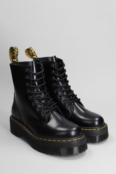 Jadon Combat boots in black leather, round toe, laces, iconic logo, pull tab on backside, Made in Vietnam, 100% leather, platform rubber sole | Dr. Martens Jadon Combat Boots in Black Leather | FW23/24 Men’s Combat Boots, Dc Marten, Dm Boots, Grunge Shoes, Dr Martens Jadon, Goth Boots, Punk Aesthetic, Iconic Logo, Alex Turner