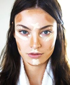 5 Ahhh-mazing Contouring Tutorials Learn the art of using makeup to sculpt your face in these contouring how-to videos for different face shapes and skin tones Where To Highlight, Contour Tutorial, Makijaż Smokey Eye, Contouring And Highlighting, Hair Skin