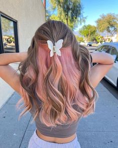 Peekaboo Hair Color On Dark Hair, Pink Underneath Hair, Pink Peekaboo Hair, Alternative Beauty, Peekaboo Hair Colors, Hairstyles Anime, Pink Hair Dye, Hair Color Underneath, Peekaboo Hair