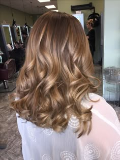 Blonde Hair Honey Caramel, Brown Hair With Blonde Balayage, Blond Highlights, Honey Blond, Brunette Ombre, Blond Ombre, Golden Brown Hair, Balayage Blond, Brown Ombre Hair