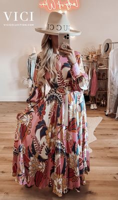 Chic Western Outfits, Western Chic Outfits, Date Night Looks, Elegant Evening Wear, Romantic Date Night, Vici Collection, What Should I Wear, Romantic Date, Western Chic