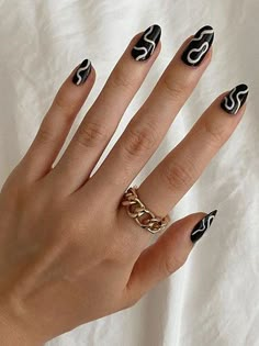 The Trend Spotter, Black Acrylic Nails, Nails 2021, Black Nail Designs, Black Nail, Fall Nail