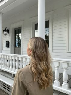 Brunette Balayage With Babylights, Brown Hair With Full Blonde Highlights, Dirty Blonde With Highlights, Natural Dirty Blonde, Dirty Blonde Highlights, Blonde Lowlights, Hair Blond, Brown Hair Inspo