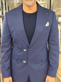 Collection : 2024/2025 spring/summer🔆Product : Tyler Slim Fit Special Designed Navy Blue SuitColor: Navy Blue Available Size : 46-48-50-52-54-56Material Content: %55 Cotton %45 Polyester Designer Suits For Spring Office Wear, Luxury Business Casual Suits For Spring, Designer Spring Office Suits, Spring Designer Office Suits, Designer Single Breasted Suits For Spring, Designer Blue Blazer For Business Casual, Designer Semi-formal Spring Suits, Designer Blue Suits For Work, Designer Blue Fitted Blazer