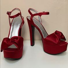 Never Worn, Still In Box Beautiful Apple Red Platform Heels. Red Wedding Heels Brides, Red Heels With Bow, Red Girly Things, Prom Shoes Red, Red Vintage Heels, Dark Red Heels, Wedding Heels Brides, Red Platforms, Hoco Heels