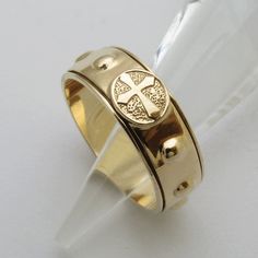 =R46709 Rosary Ring K14 K18 Spinning 8g Solid Gold Cross (Rolling) Weight : Approx 8 g±30% Width: Approx7.5 mm±30% Thickness:Approx1.5 mm±30% Size:Approx = If you want the size below, please click below to order. US Size 12, 12 1/2, 13 , 13 1/2, 14 https://www.etsy.com/listing/814475487/r46709-rosary-ring-k14-k18-spinning-8g?ref=shop_home_active_1 = Shipping Method Shipment EMS Express Mail Service It usually takes 5~10 working days for the package to arrive from the date of shipment depending o Jesus Ring, Rosary Ring, Gold Rosary, Mens Gold Jewelry, Mens Gold Rings, Gold Chains For Men, Golden Ring, Cross Ring, Jewelry Lookbook