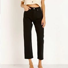 Questions? Leave A Comment Below! Basic Black Bottoms For Fall, Levi's Black Bottoms For Spring, Levi's Black Jeans For Fall, Levi's Black Jeans For Everyday, Everyday Black Levi's Jeans, Levi's Black Stretch Bottoms, Levi's Black Everyday Jeans, Levi's Black Straight Bottoms, Levi's Black Cotton Jeans