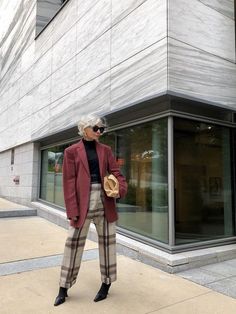 Grace Ghanem, Simple Winter Outfits, Eccentric Style, Mum Fashion, Outfit For Travel, Ageless Style, Womenswear Fashion, Mommy Style