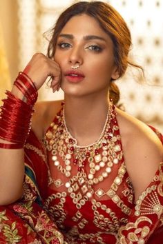 India’s total population is approximately one-sixth of the total population of the world. It is the second most populated country in the world, coming in after China. If you have been lucky enough to visit India or heard about it, then I believe you are aware of the beautiful Indian women with their unique looks. #IndianDating #LoveInIndia #MeetIndianBrides #CulturalConnection #RomanceInIndia Soniya Hussain, Golden Bridal Lehenga, Brides Indian, Dating Guide, Suits Pakistani, Bridal Sari, Organza Suits, Mail Order Brides, Visit India