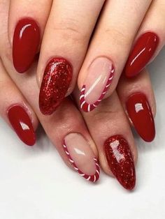 red Christmas nails: candy cane French tips Christmas Nails Diy, Designs For Short Nails, Diy Acrylic Nails