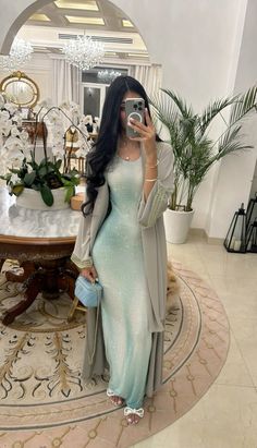 Arab Women Outfits, Abaya Styling, Abaya Wardrobe, Modest Luxury, Arabic Outfit, Brown Sequin Dresses, Abaya Outfit, Luxury Lady, Modest Fits