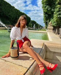 French Girl Summer Style, French Summer Outfits, Parisian Summer Outfits, Style Chic Parisien, Parisian Style Summer, Style Parisian Chic, Parisian Outfits, Parisian Summer, Chic French Style