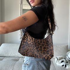 Cheetah purse small brown pleather shoulder bag with leopard print and gold hardware details. Perfect day to night bag! Cheetah Purse, 90s Style, Basic Style, 90s Fashion, Gold Hardware, Purses And Handbags, Shoulder Bags, Leopard Print, Parfait